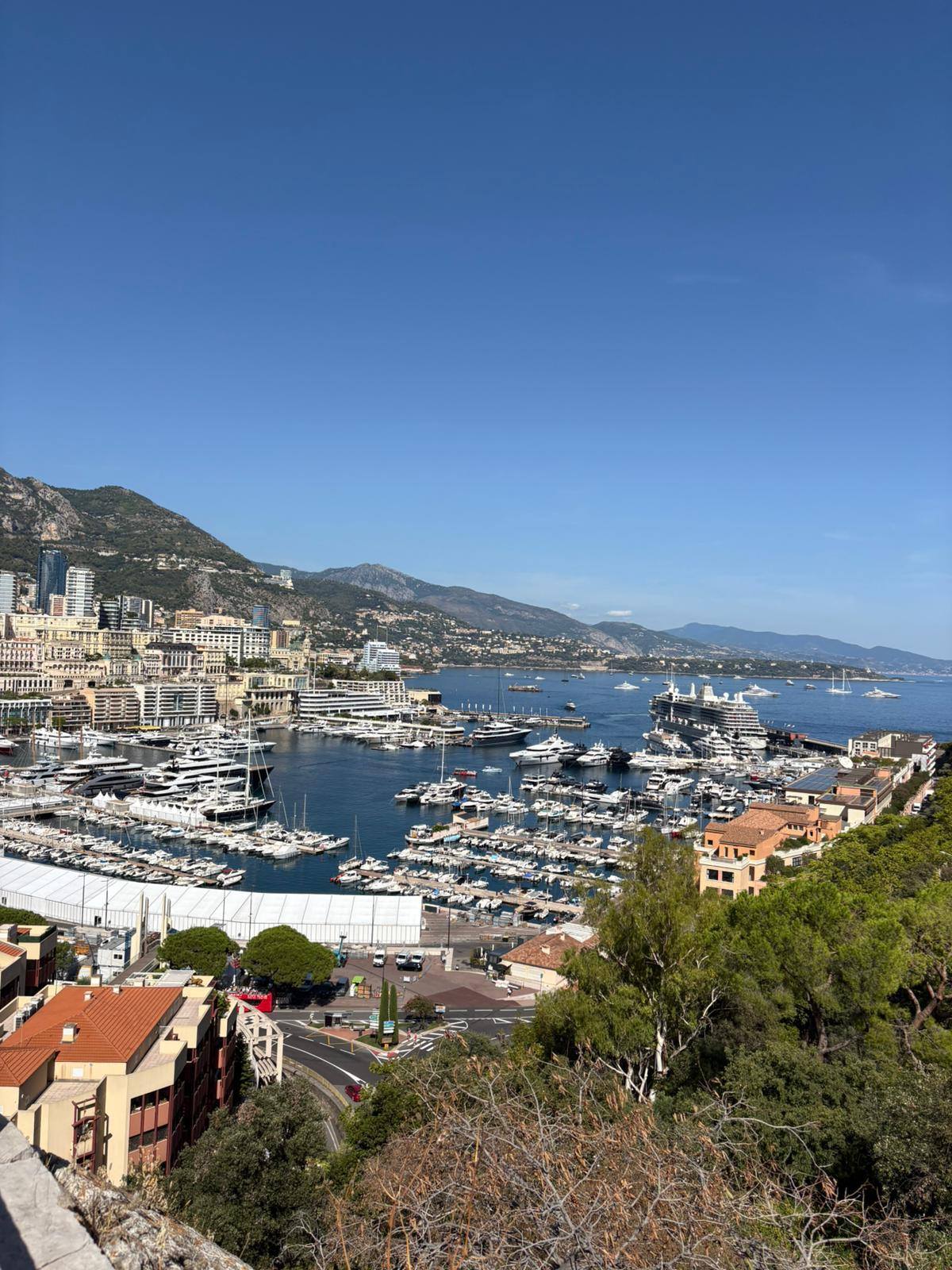 Zdjęcie Monako (4)498e19e2-f140-4fde-936d-0cfab8a610c7.jpg w galerii Wycieczka po Europie - Monako